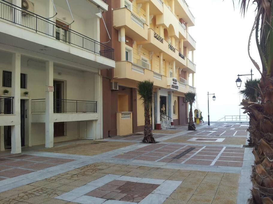 Cozy Seaside Apartment Loutraki Extérieur photo