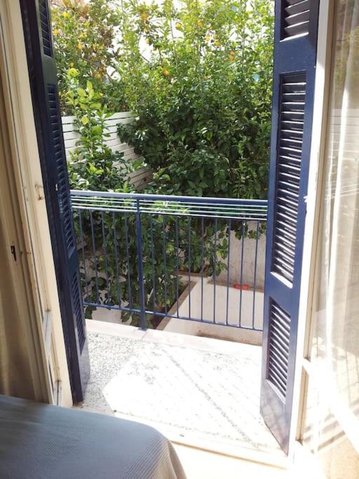 Cozy Seaside Apartment Loutraki Extérieur photo